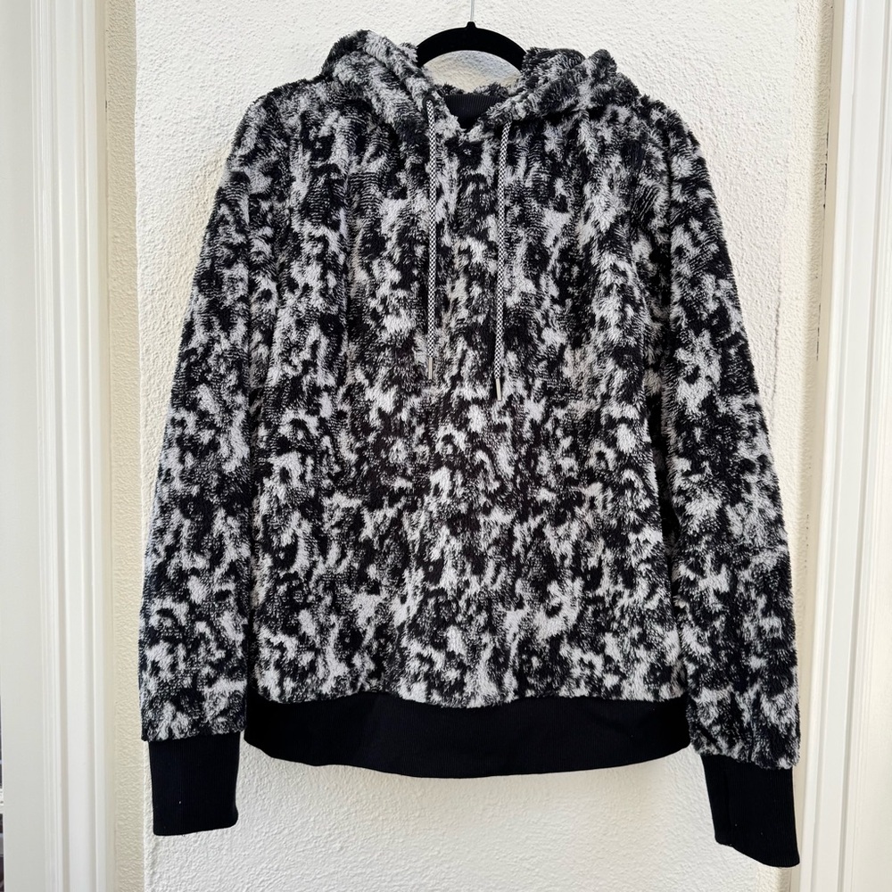 Athleta Black and White Patterned Sweater